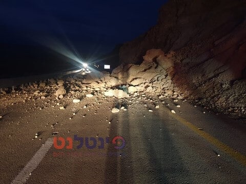 בעקבות מזג האוויר: ההר קרס על הכביש בעקבות מזג האוויר: ההר קרס על הכביש