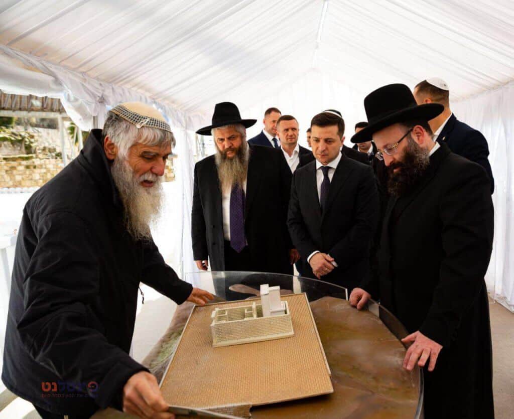 נשיא אוקראינה בחר להגיע אל הכותל המערבי לתפילה וסיור במקום השתתפות בטקס ביד ושם נשיא אוקראינה בחר להגיע אל הכותל המערבי לתפילה וסיור במקום השתתפות בטקס ביד ושם
