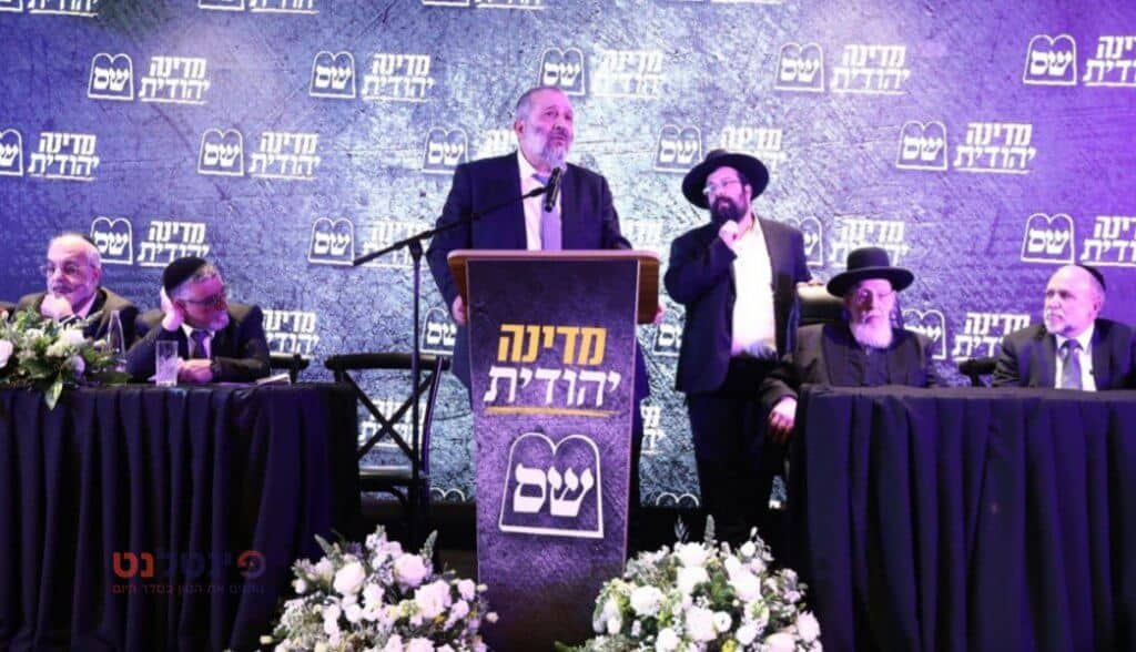 דרעי: ליברמן סיכם על ממשלה משותפת עם השמאל והערבים דרעי: ליברמן סיכם על ממשלה משותפת עם השמאל והערבים