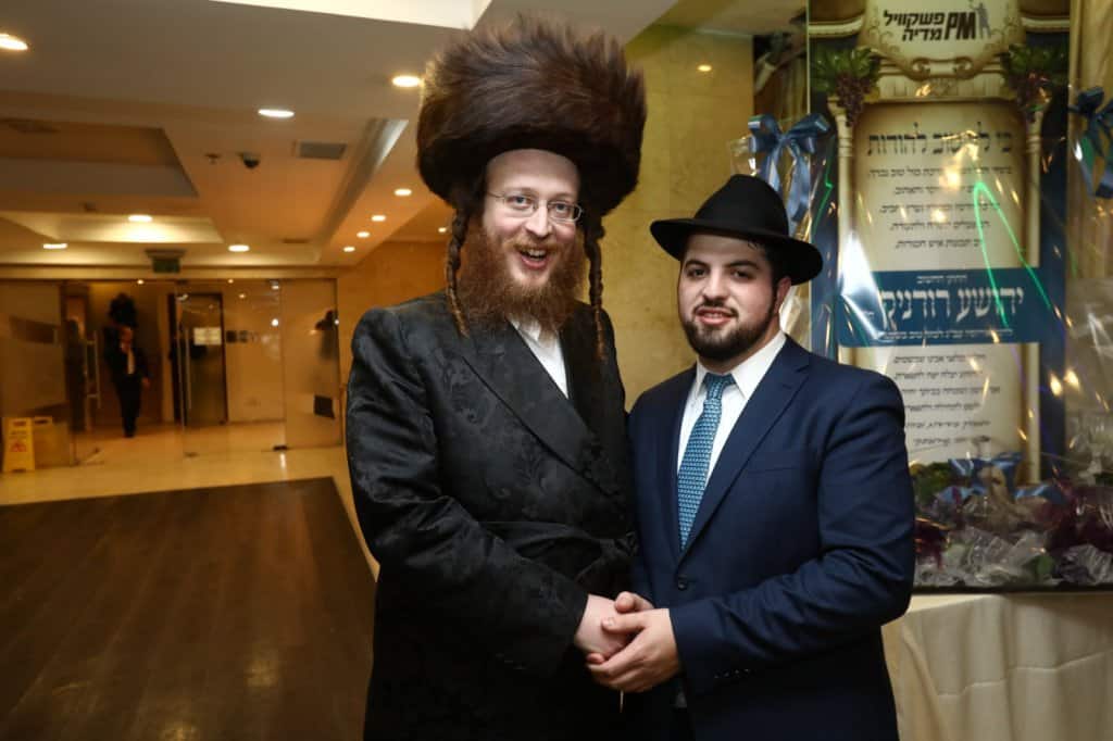 בראשות רבנים אדמורי"ם ואישי ציבור: הבראנז'ה חגגה אמש את האירוסין לאיש הפרסום יהושע רודניק • גלריה