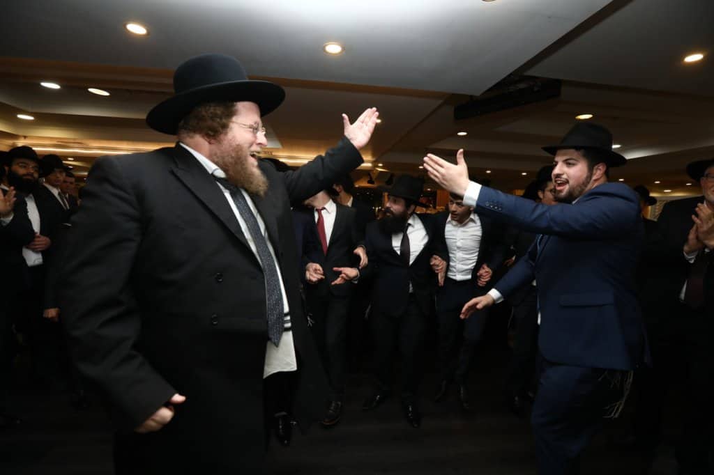 בראשות רבנים אדמורי"ם ואישי ציבור: הבראנז'ה חגגה אמש את האירוסין לאיש הפרסום יהושע רודניק • גלריה