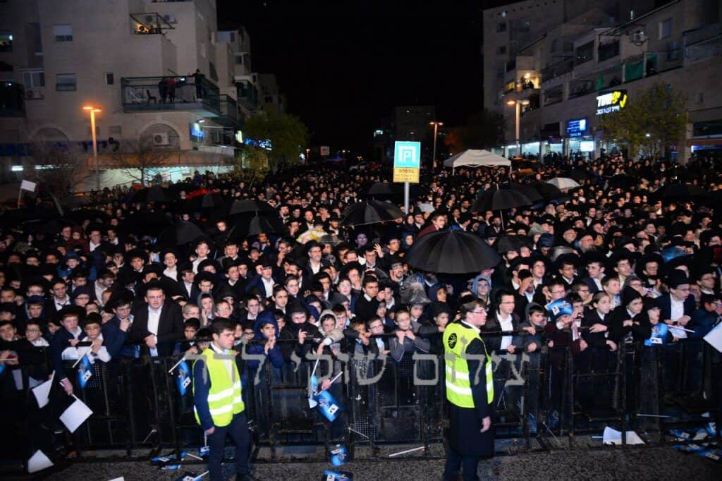 שידור חוזר: מסע מרן שר התורה הגאון רבי חיים קנייבסקי שליט"א לעיר בית שמש שידור חוזר: מסע מרן שר התורה הגאון רבי חיים קנייבסקי שליט"א לעיר בית שמש