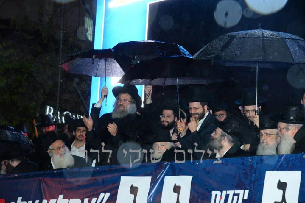 שידור חוזר: מסע מרן שר התורה הגאון רבי חיים קנייבסקי שליט"א לעיר בית שמש שידור חוזר: מסע מרן שר התורה הגאון רבי חיים קנייבסקי שליט"א לעיר בית שמש