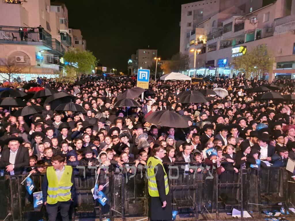 שידור חוזר: מסע מרן שר התורה הגאון רבי חיים קנייבסקי שליט"א לעיר בית שמש שידור חוזר: מסע מרן שר התורה הגאון רבי חיים קנייבסקי שליט"א לעיר בית שמש