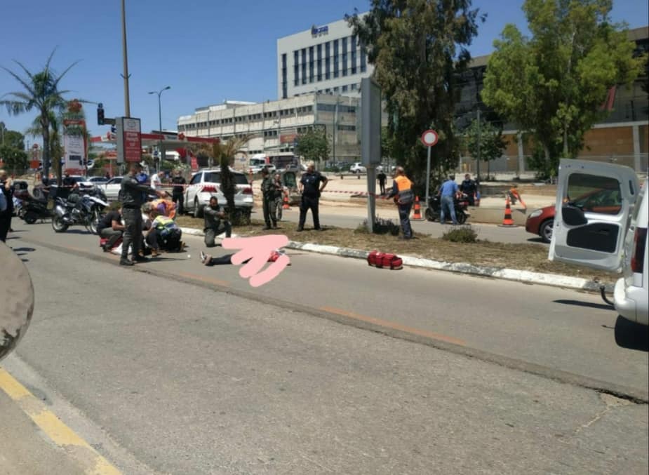 פיגוע דקירה בכפר סבא אישה נפצעה בינוני-קשה • צפו: