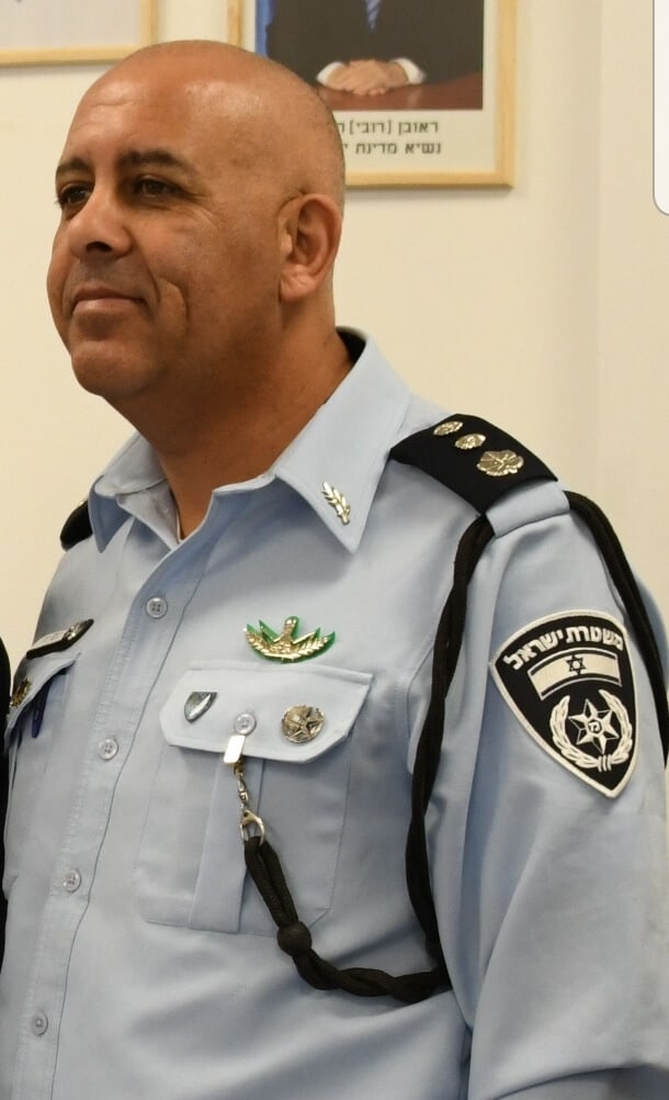 מפקד תחנת המשטרה התחפש לחרדי ו"השתלב" בתפילה בבית כנסת