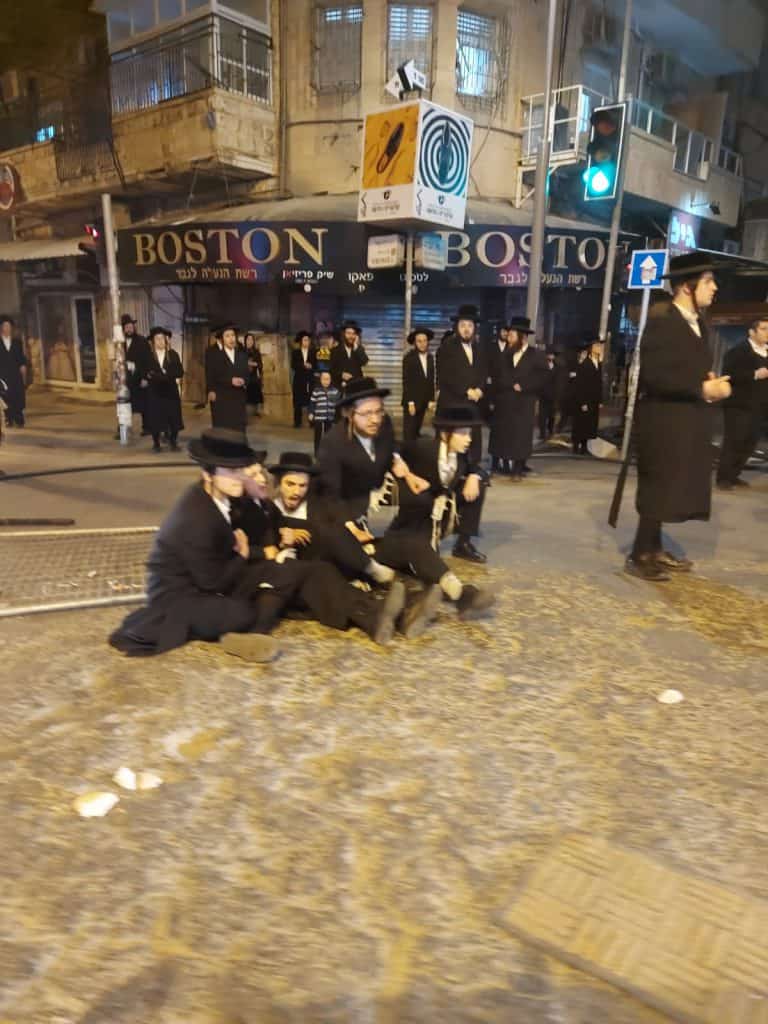 תיעוד בלעדי ל'המחדש' שוב מהומות בצל הקורונה: קיצונים הפגינו בירושלים -צפו: