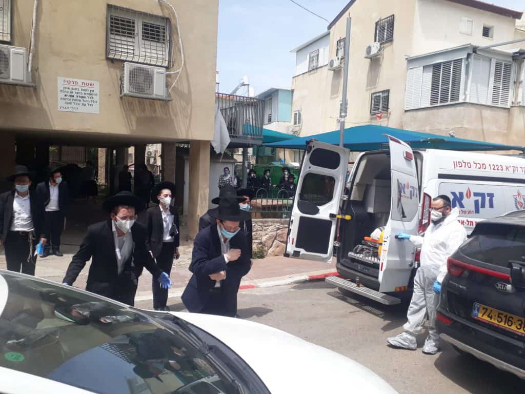 מרטיט: צפו במסע ההלוויה של הגאון ר' חיים אהרון טורצ'ין זצ''ל מרטיט: צפו במסע ההלוויה של הגאון ר' חיים אהרון טורצ'ין זצ''ל