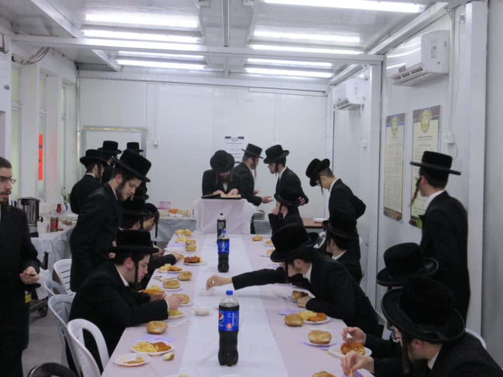 מרבה תורה מרבה חיים: ישיבת צאנז בחיפה נכנסה לקפסולות