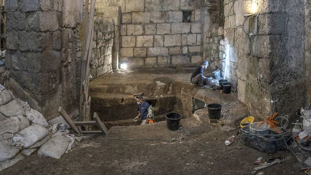 תיעוד: מעבר תת קרקעי מימי בית שני נחשף מתחת הכותל המערבי תיעוד: מעבר תת קרקעי מימי בית שני נחשף מתחת הכותל המערבי