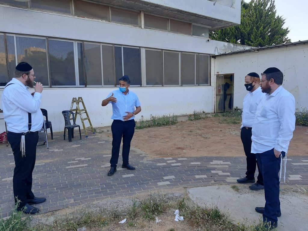 צפו בהכנות: ישיבת 'באר יעקב' נערכת לפתיחת הזמן