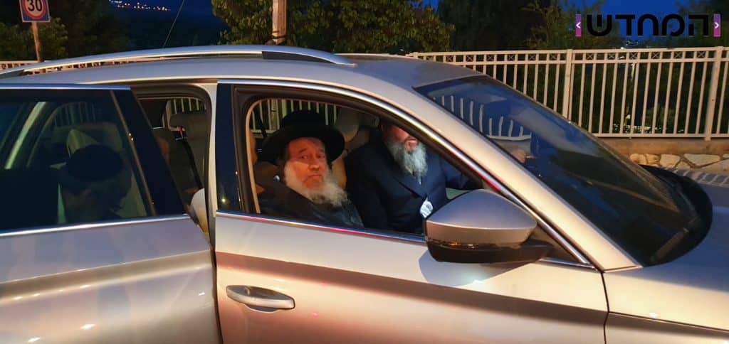 גלריה מתעדכנת: הגרש"מ עמאר והגר"ב שמואלי הדליקו את מירון - גלריה של צלם 'המחדש' • צפו: גלריה מתעדכנת: הגרש"מ עמאר והגר"ב שמואלי הדליקו את מירון - גלריה של צלם 'המחדש' • צפו:
