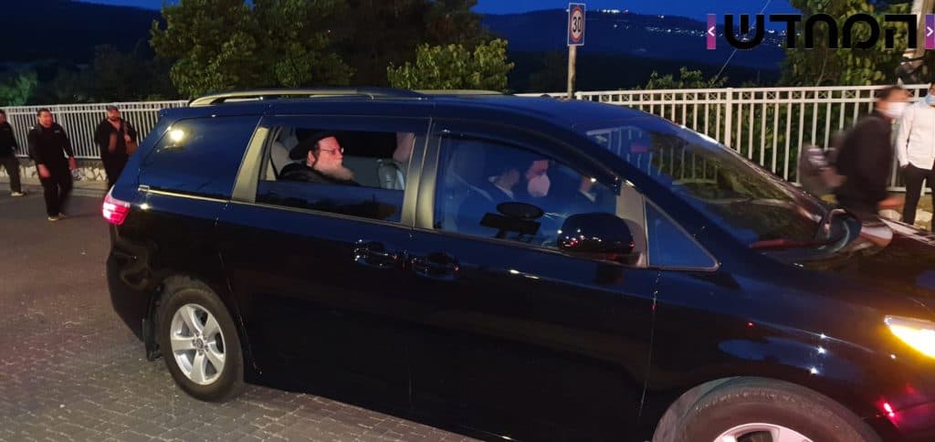 גלריה מתעדכנת: הגרש"מ עמאר והגר"ב שמואלי הדליקו את מירון - גלריה של צלם 'המחדש' • צפו: גלריה מתעדכנת: הגרש"מ עמאר והגר"ב שמואלי הדליקו את מירון - גלריה של צלם 'המחדש' • צפו: