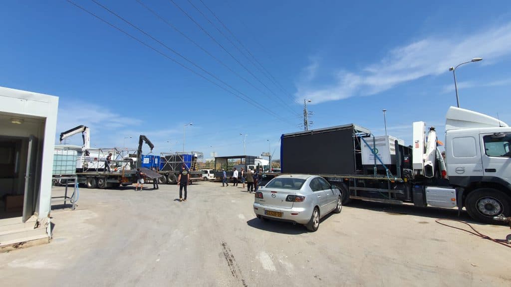 בני ברק נערכת לל"ג בעומר: המשאיות מוכנות