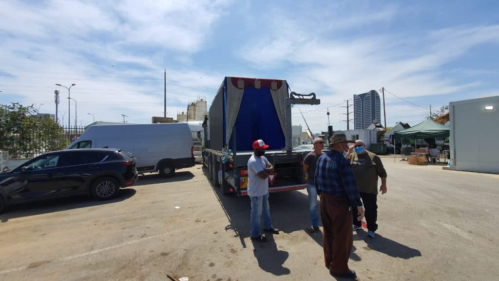 בני ברק נערכת לל"ג בעומר: המשאיות מוכנות