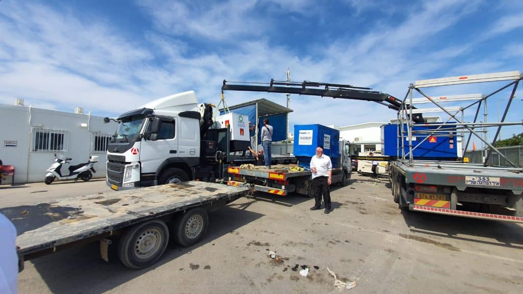 בני ברק נערכת לל"ג בעומר: המשאיות מוכנות