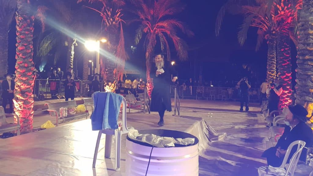 צפו: ל"ג בעומר בבני ברק בראשות הגר"א בידרמן צפו: ל"ג בעומר בבני ברק בראשות הגר"א בידרמן