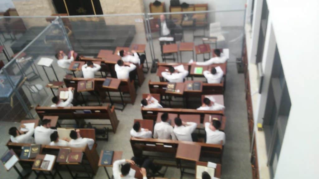 צפו: ה'שיעור כללי' בראדין והבית מדרש המחולק