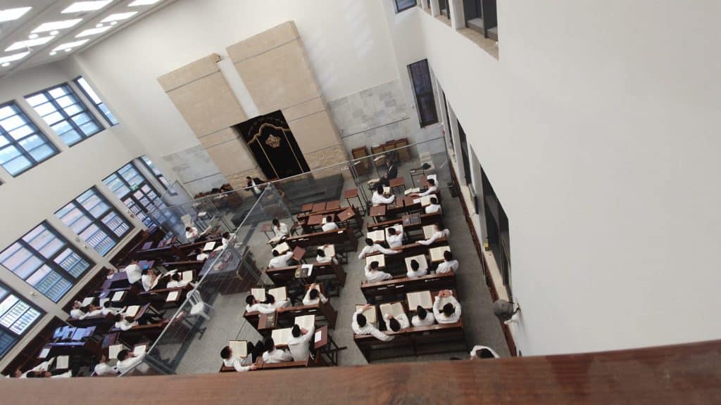 צפו: ה'שיעור כללי' בראדין והבית מדרש המחולק