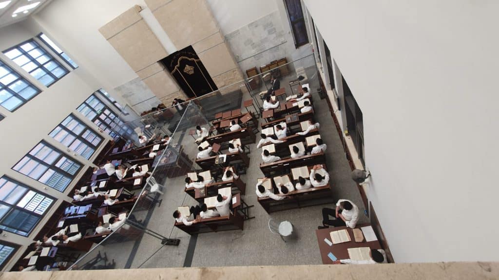 צפו: ה'שיעור כללי' בראדין והבית מדרש המחולק