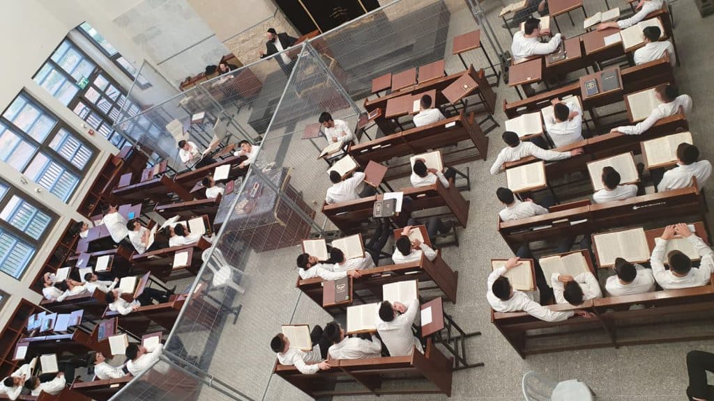 צפו: ה'שיעור כללי' בראדין והבית מדרש המחולק