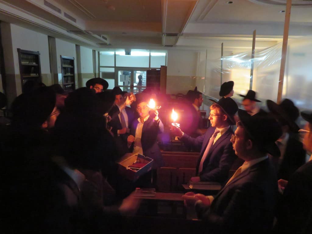 צפו: קול התורה מבי מדרשא - בישיבת חמד חזרו לשטייגען צפו: קול התורה מבי מדרשא - בישיבת חמד חזרו לשטייגען