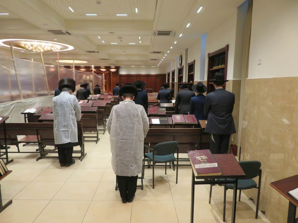 צפו: קול התורה מבי מדרשא - בישיבת חמד חזרו לשטייגען צפו: קול התורה מבי מדרשא - בישיבת חמד חזרו לשטייגען