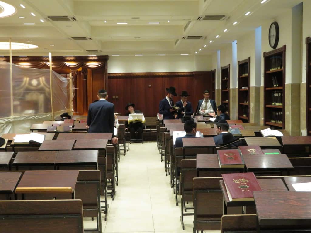 צפו: קול התורה מבי מדרשא - בישיבת חמד חזרו לשטייגען צפו: קול התורה מבי מדרשא - בישיבת חמד חזרו לשטייגען