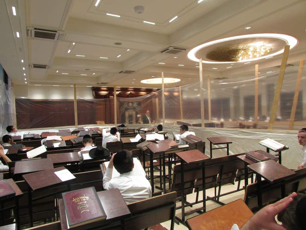 צפו: קול התורה מבי מדרשא - בישיבת חמד חזרו לשטייגען צפו: קול התורה מבי מדרשא - בישיבת חמד חזרו לשטייגען