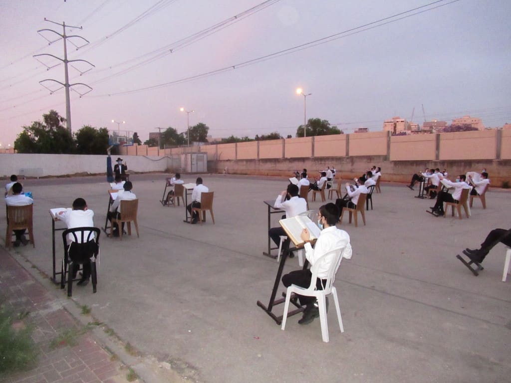 למרות החום: ב'ארחות תורה' פתחו את זמן הקיץ בשטח פתוח