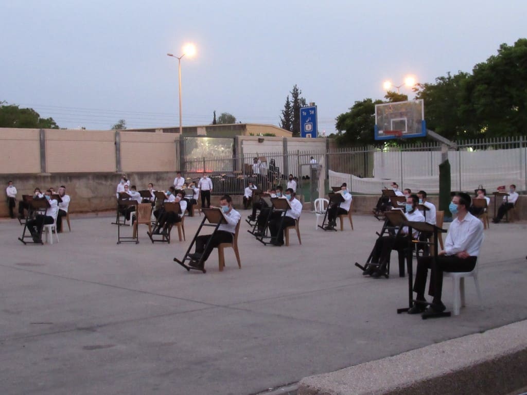 למרות החום: ב'ארחות תורה' פתחו את זמן הקיץ בשטח פתוח