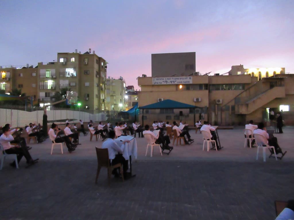 למרות החום: ב'ארחות תורה' פתחו את זמן הקיץ בשטח פתוח