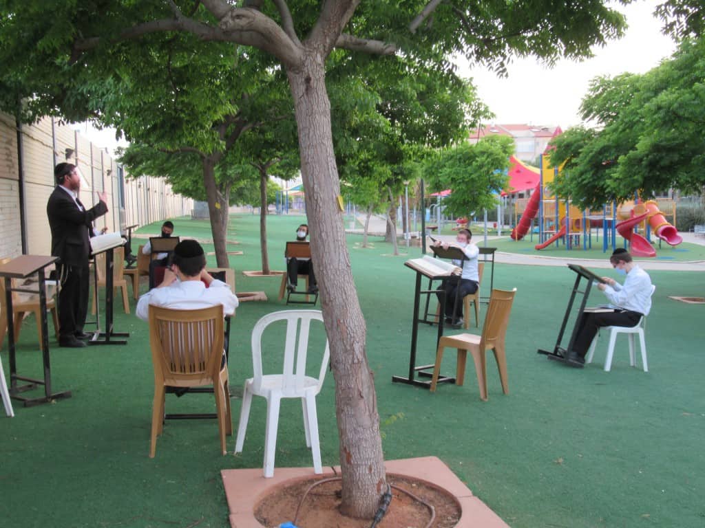 למרות החום: ב'ארחות תורה' פתחו את זמן הקיץ בשטח פתוח