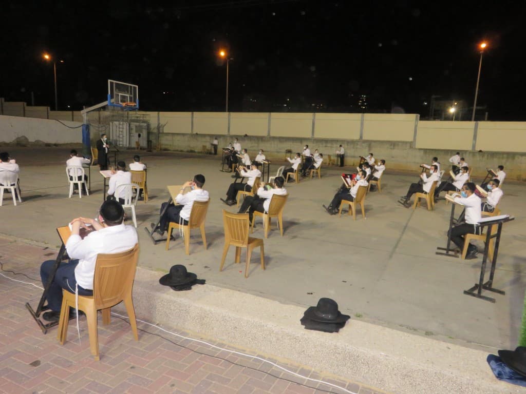 למרות החום: ב'ארחות תורה' פתחו את זמן הקיץ בשטח פתוח