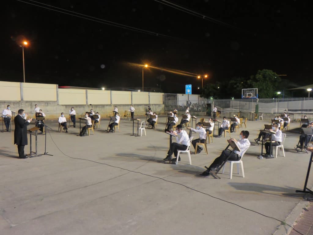 למרות החום: ב'ארחות תורה' פתחו את זמן הקיץ בשטח פתוח