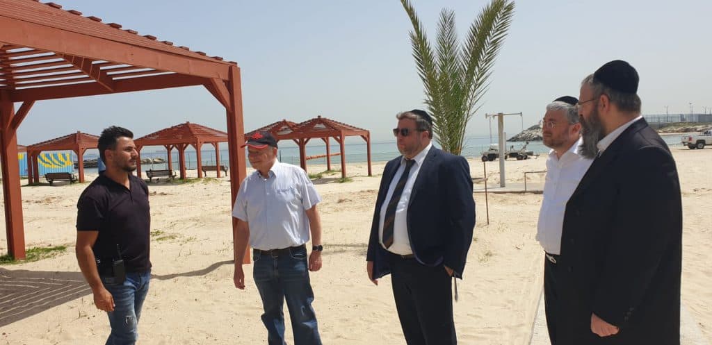 הבוקר נפתח החוף השקט לרחצה הבוקר נפתח החוף השקט לרחצה