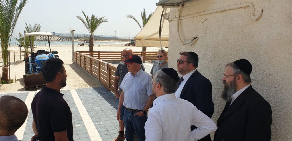 הבוקר נפתח החוף השקט לרחצה הבוקר נפתח החוף השקט לרחצה