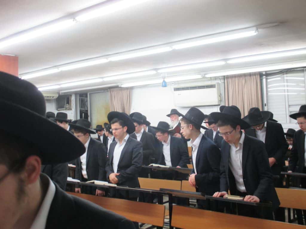 אַתְּ פְּתַח לוֹ: אב לבן העולה ל'ישיבה קטנה' כותב ל'המחדש' על הרישום לישיבות הקטנות