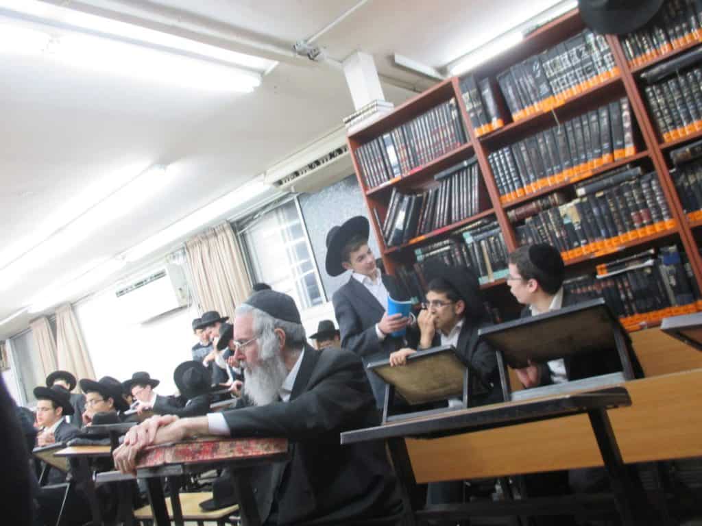 אַתְּ פְּתַח לוֹ: אב לבן העולה ל'ישיבה קטנה' כותב ל'המחדש' על הרישום לישיבות הקטנות