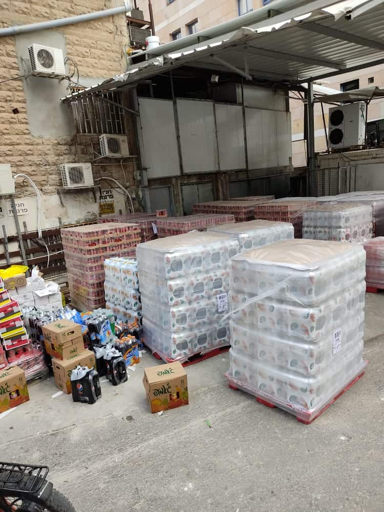 5550 ק"ג רוגלך ואלפי מארזי קפה חולקו לבתי הכנסת עבור הלומדים בליל מתן תורה