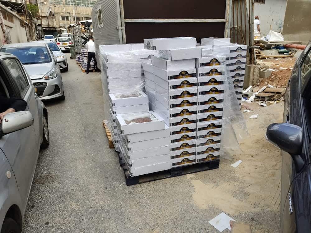 5550 ק"ג רוגלך ואלפי מארזי קפה חולקו לבתי הכנסת עבור הלומדים בליל מתן תורה