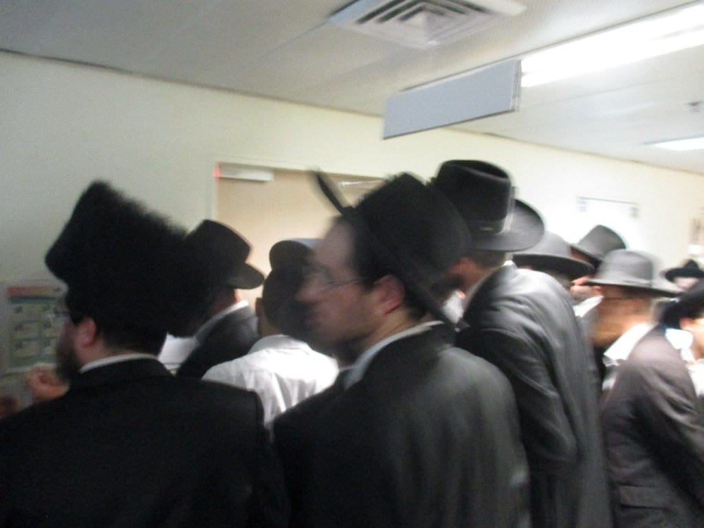 שלוש שנים אחרי: הוידאו מיציאת הנשמה של ראש הישיבה נחשף • צפו שלוש שנים אחרי: הוידאו מיציאת הנשמה של ראש הישיבה נחשף • צפו