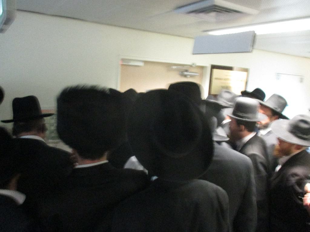 שלוש שנים אחרי: הוידאו מיציאת הנשמה של ראש הישיבה נחשף • צפו שלוש שנים אחרי: הוידאו מיציאת הנשמה של ראש הישיבה נחשף • צפו