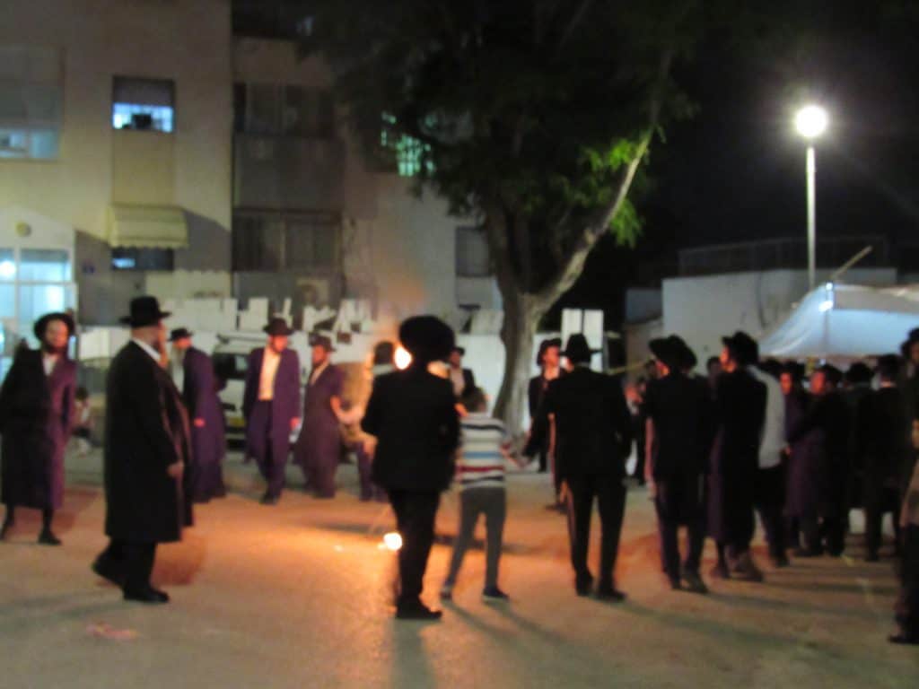 צפו: מדורת ל"ג בעומר בבית שמש בניגוד להנחיות צפו: מדורת ל"ג בעומר בבית שמש בניגוד להנחיות