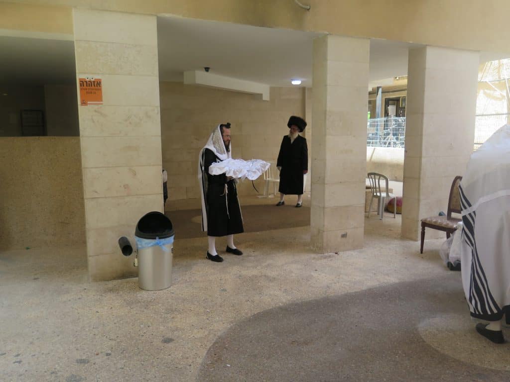 בכפוף להנחיות: הברית לנכד אדמו"ר מקוידינוב