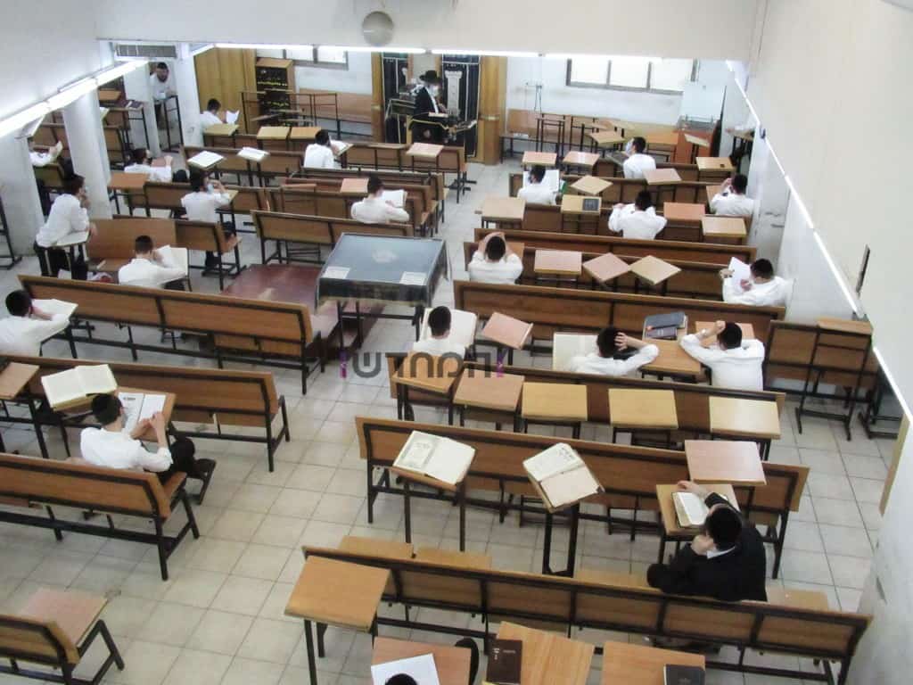 תיעוד: כך נערכים ב'ארחות תורה' לחגם של לומדי התורה