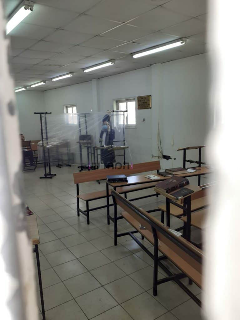 תיעוד: כך נערכים ב'ארחות תורה' לחגם של לומדי התורה