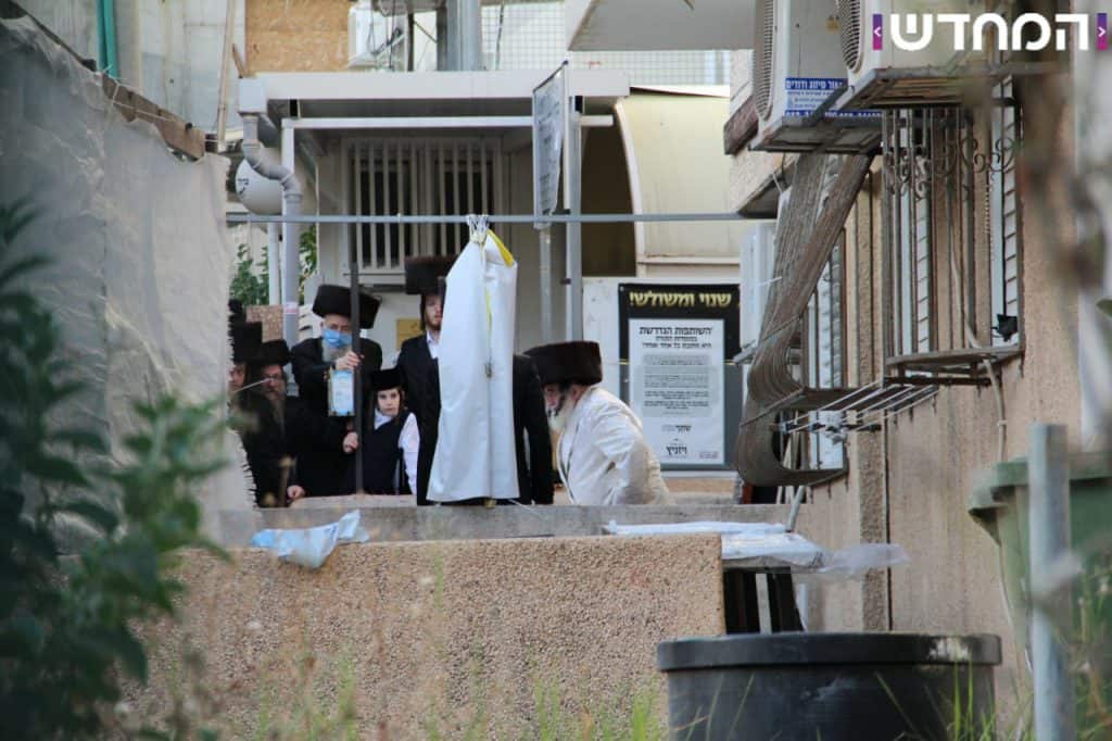 צפו: ברחובה של עיר - האדמו"ר מויז'ניץ קיבל קהל