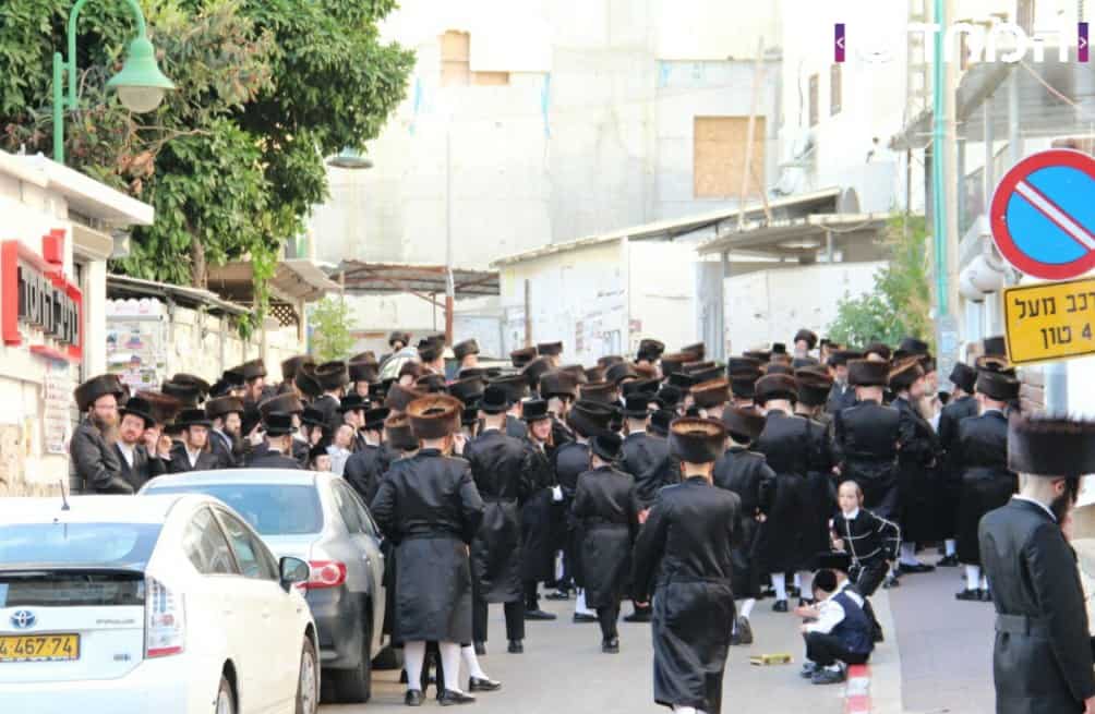 צפו: ברחובה של עיר - האדמו"ר מויז'ניץ קיבל קהל