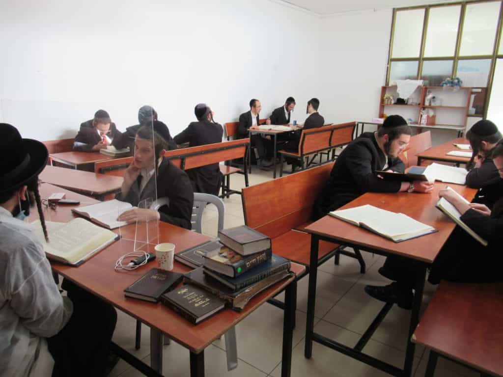 מרבה תורה מרבה חיים: ישיבת צאנז בחיפה נכנסה לקפסולות